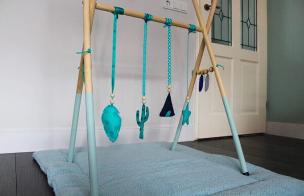 houten babygym vilt figuren