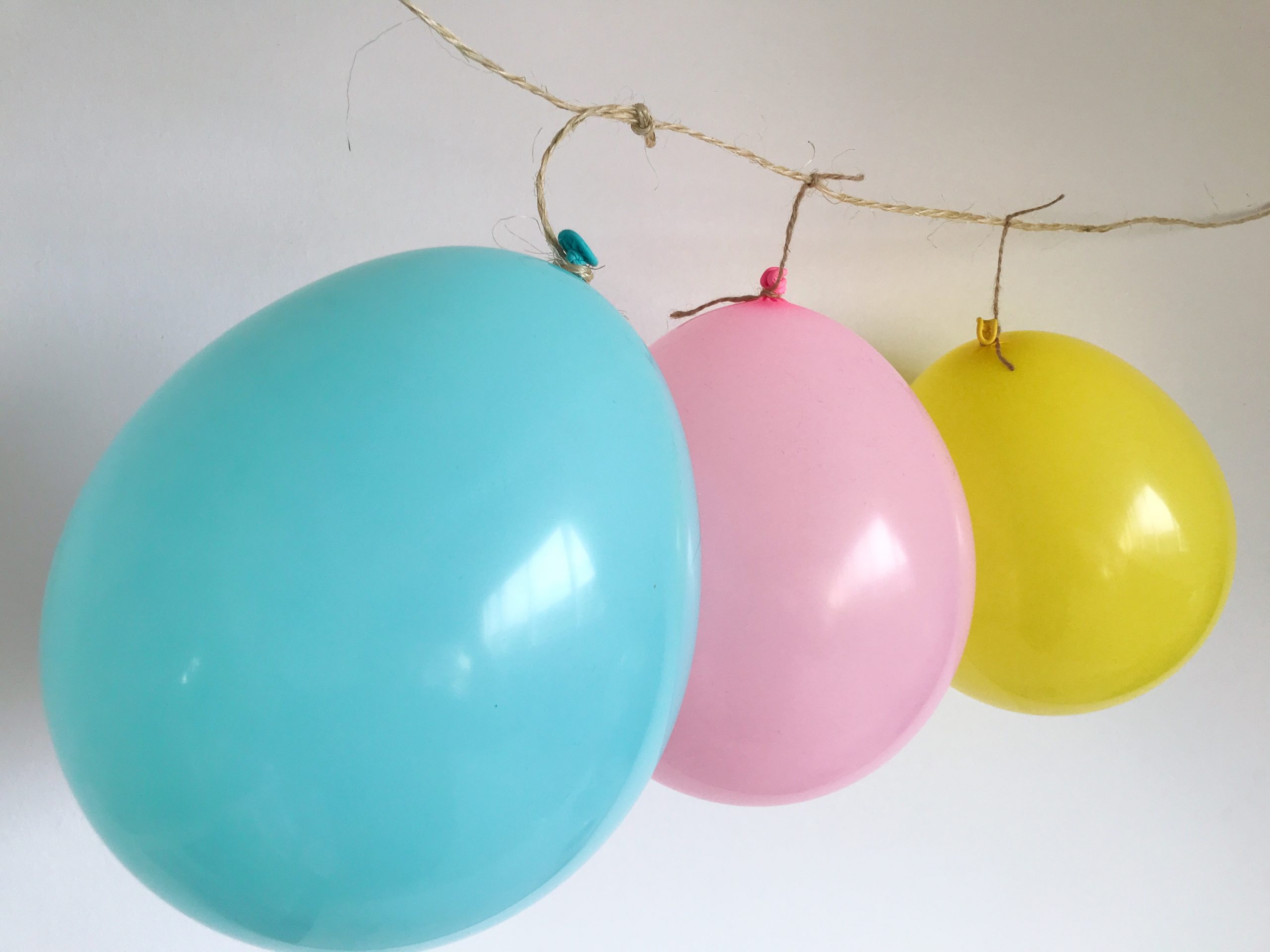 Ballon zonder helium: zo laat je ballonnen hangen zonder heliumfles te gebruiken (DIY)