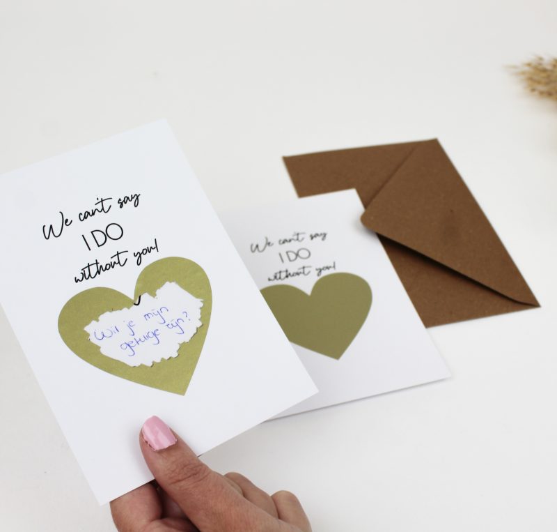 Kraskaart bruiloft getuige ceremoniemeester vragen bloemenmeisje ringdrager ideefabriek