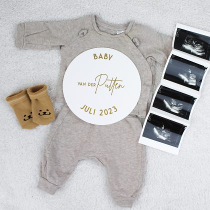 acryl cirkel zwangerschapsaankondiging social media zwanger schijf baby uitgerekende datum echo