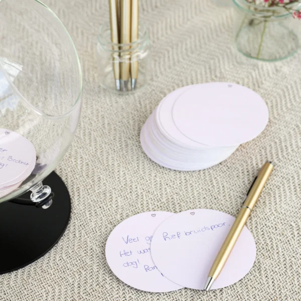 alternatief gastenboek bruiloft glazen bol inspiratie bruiloftsinspiratie briefjes