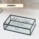 jubileumcadeau huwelijkscadeau memorybox glazen box bedrukt gepersonaliseerd trouwen gastenboek enveloppenbox