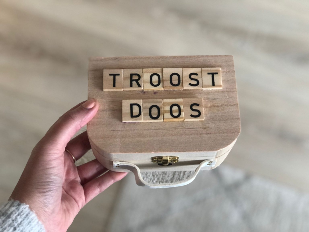 cadeau troosteloos troosten cadeautip hart onder riem