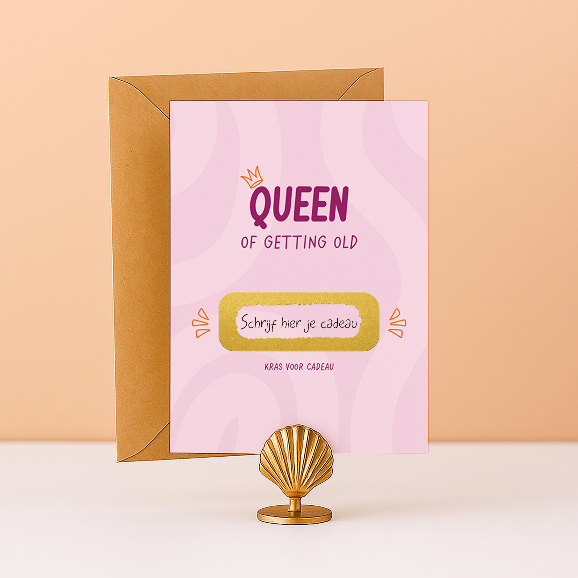 KR-32 Queen of getting old kraskaart grappige kaart tegoedbon cadeaubon ervaring cadeau voor haar