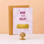 KR-39 What the helly baby in mijn belly kraskaart zwanger zwangerschapsaankondiging origineel grappig